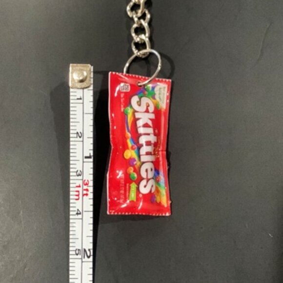 Skittles Keychain – Taste the Rainbow Everywhere - Picture 8 of 9